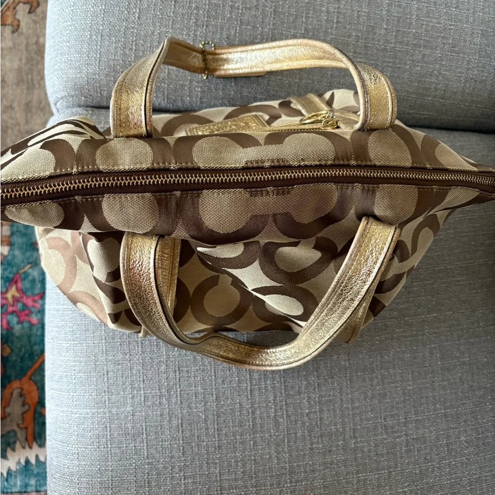 Super Clean Coach Poppy Gold Art Glam Tote Shoulder Bag - Picture 6 of 11